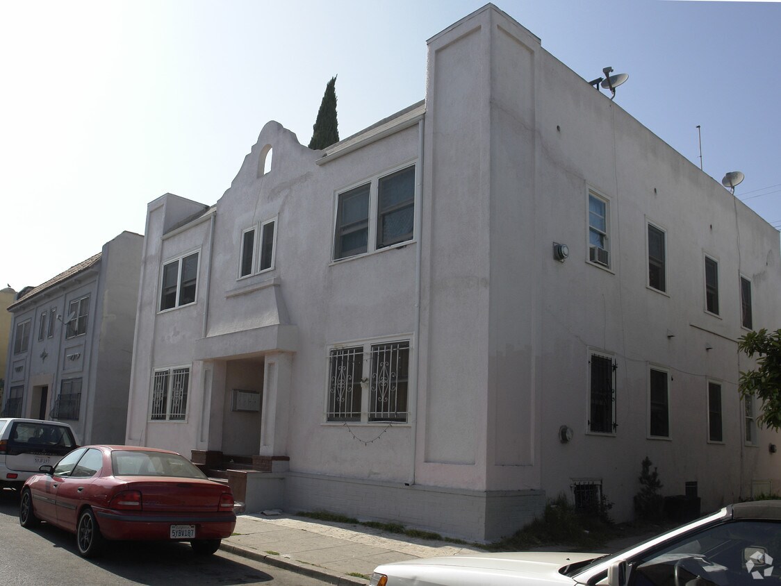 Primary Photo - 5327 Monroe St