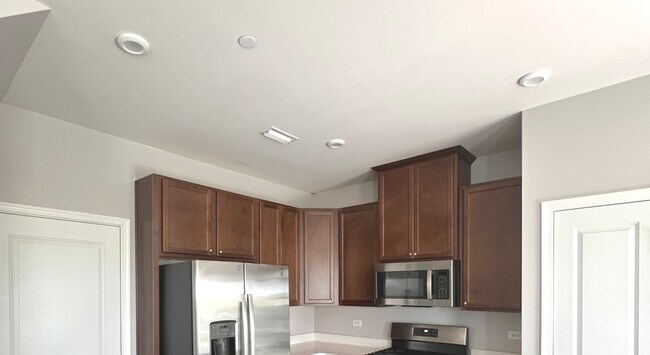 Building Photo - 3423 Helene Rieder Dr