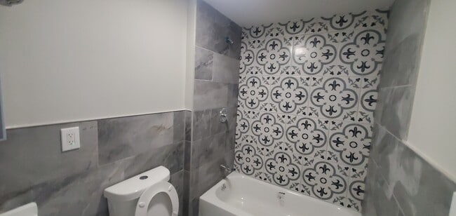 Building Photo - 1075 Sanford Ave