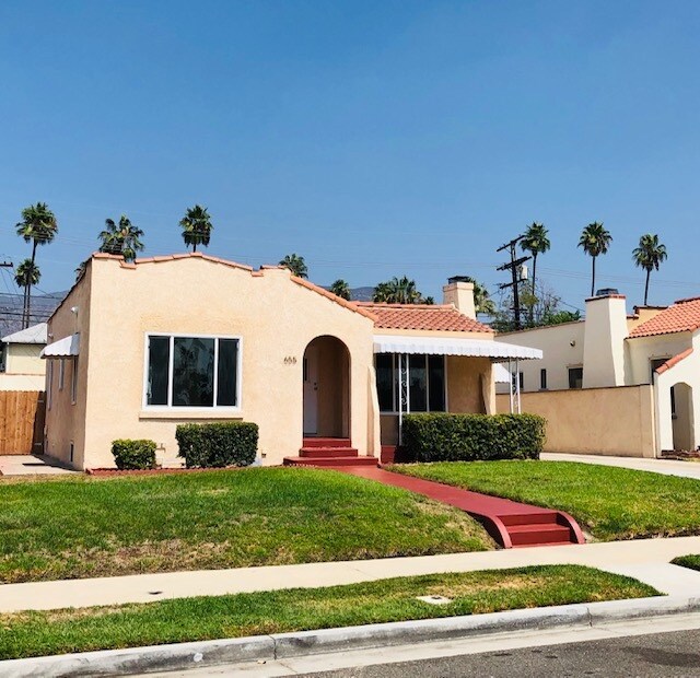 Vista a la calle - 655 Arden Ave