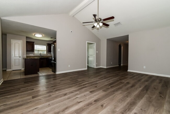 Building Photo - 1327 Chapman Dr
