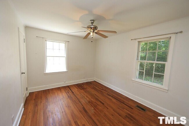 Building Photo - 1409 Sedgefield St
