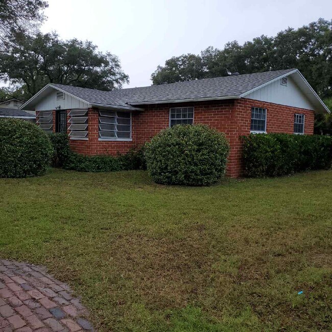 Building Photo - 85139 Radio Ave