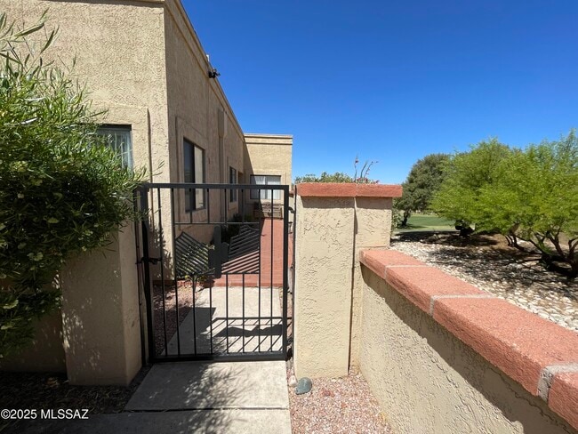 Building Photo - 791 E Camino Corrida