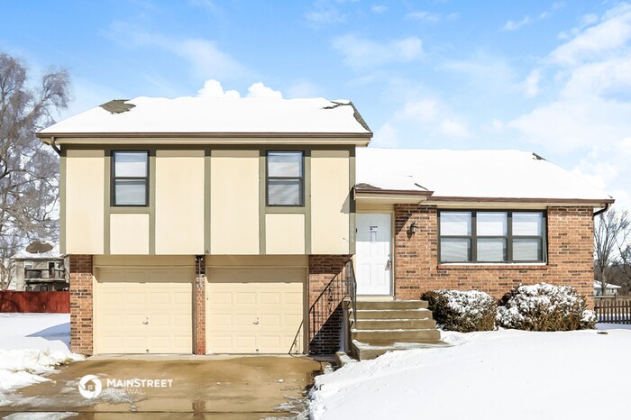 Primary Photo - 6908 E 139 St