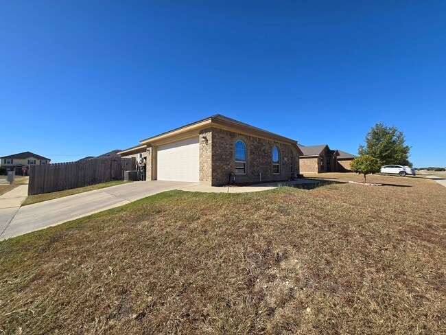 Foto del edificio - PRICE REDUCTION & NEW IN MANAGEMENT - AVAI...