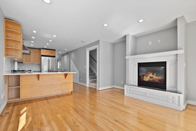 Foto del edificio - Gorgeous AIR CONDITIONED Coastal Home in C...