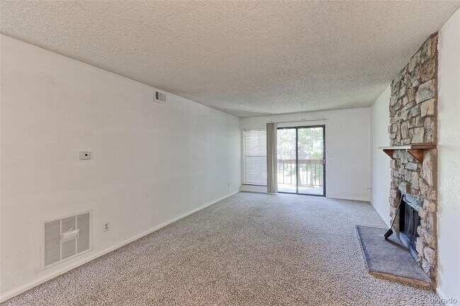 Foto del edificio - 8625 Clay St
