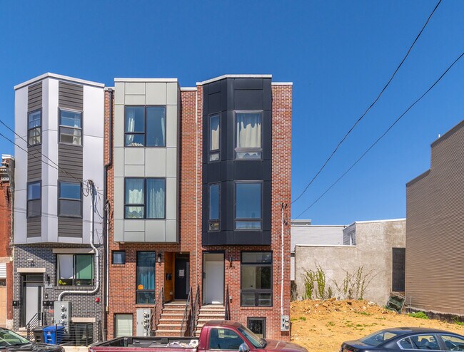 Building Photo - 2709 W Jefferson St