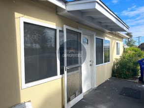 Building Photo - 315 Lado De Loma Dr