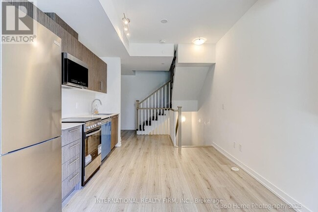 Photo du bâtiment - 851 Sheppard Ave W