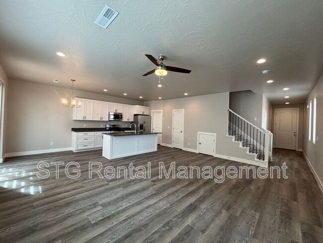 Building Photo - 879 S 4380 W