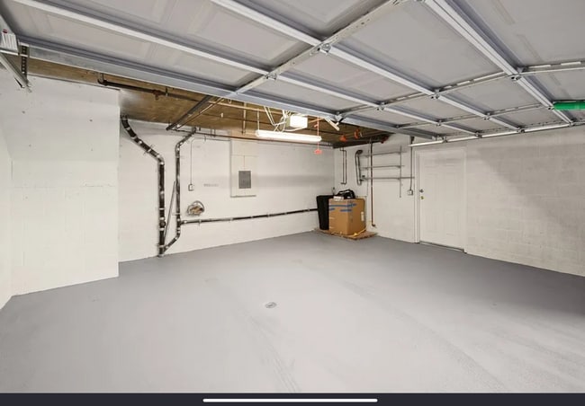 Building Photo - 18347 Saticoy St