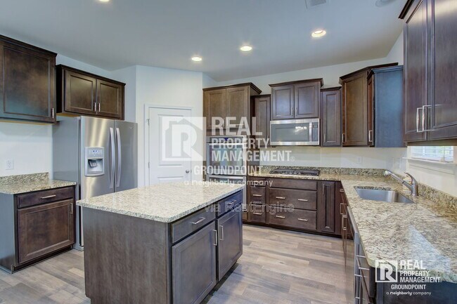 Foto del edificio - 104 Elliott Creek Ln