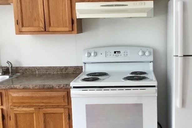 Kitchen - 618 N Atlantic Ave (Pittsburgh, PA)