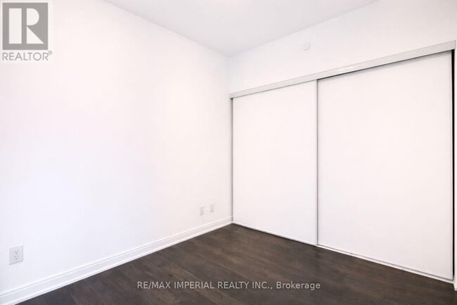 Building Photo - 42 Charles St E