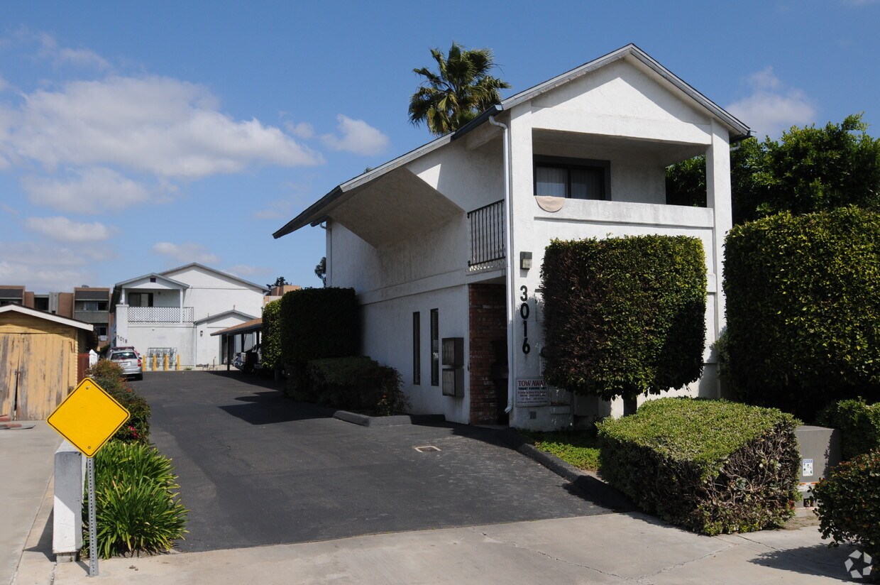 Foto del edificio - 3016 Suncrest Dr