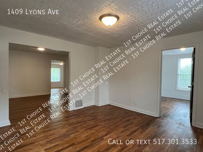 Building Photo - 1409 Lyons Ave