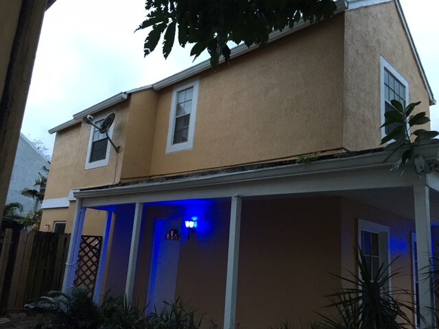 Building Photo - 3340 Java Plum Ave