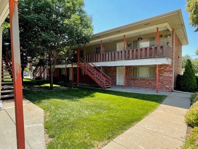 Building Photo - 4715 Gladstone St