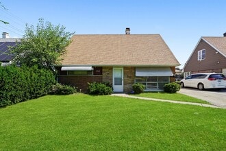 Building Photo - 17007 Oakwood Ave