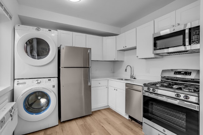 Building Photo - 4465 MacArthur Blvd NW