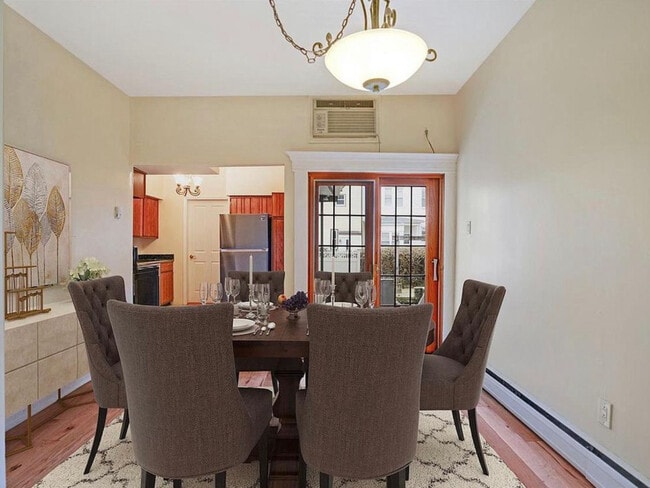 Dining room - 32 46th St