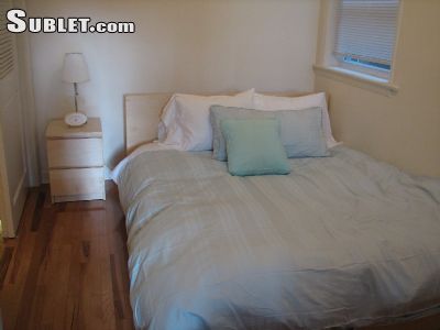 Building Photo - 1522 N La Salle Dr