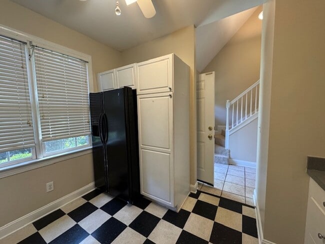 Building Photo - Townhome in Ashton Place