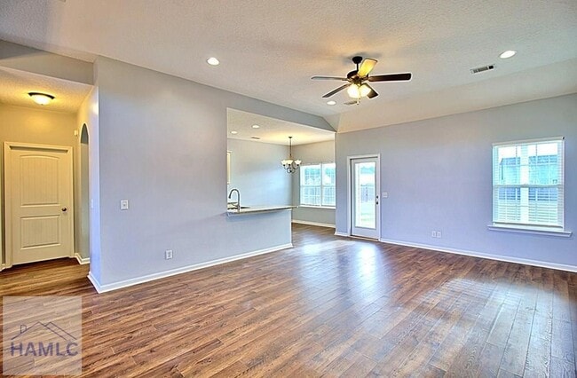 Building Photo - 452 Huntington Dr