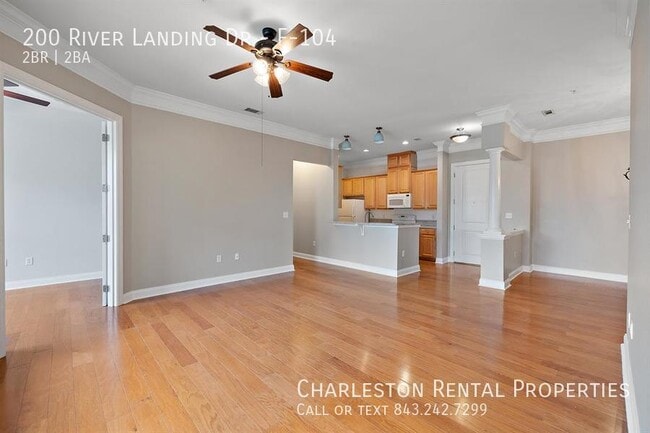 Foto del edificio - 200 River Landing Dr