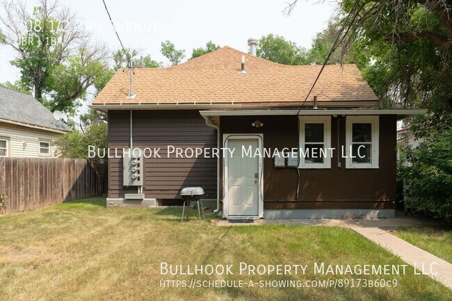 Foto del edificio - 708 1/2 3rd Avenue-