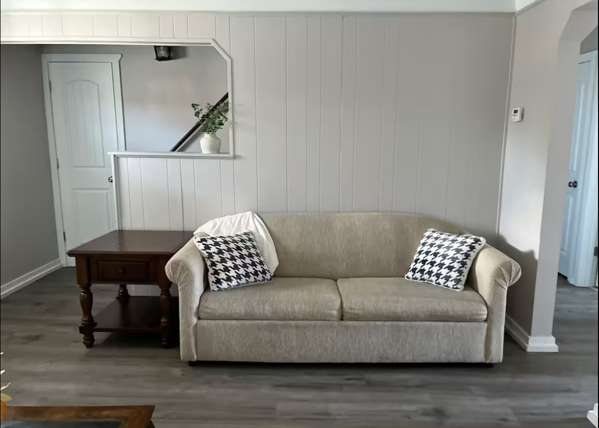 Foto principal - 326 W Bagley Rd