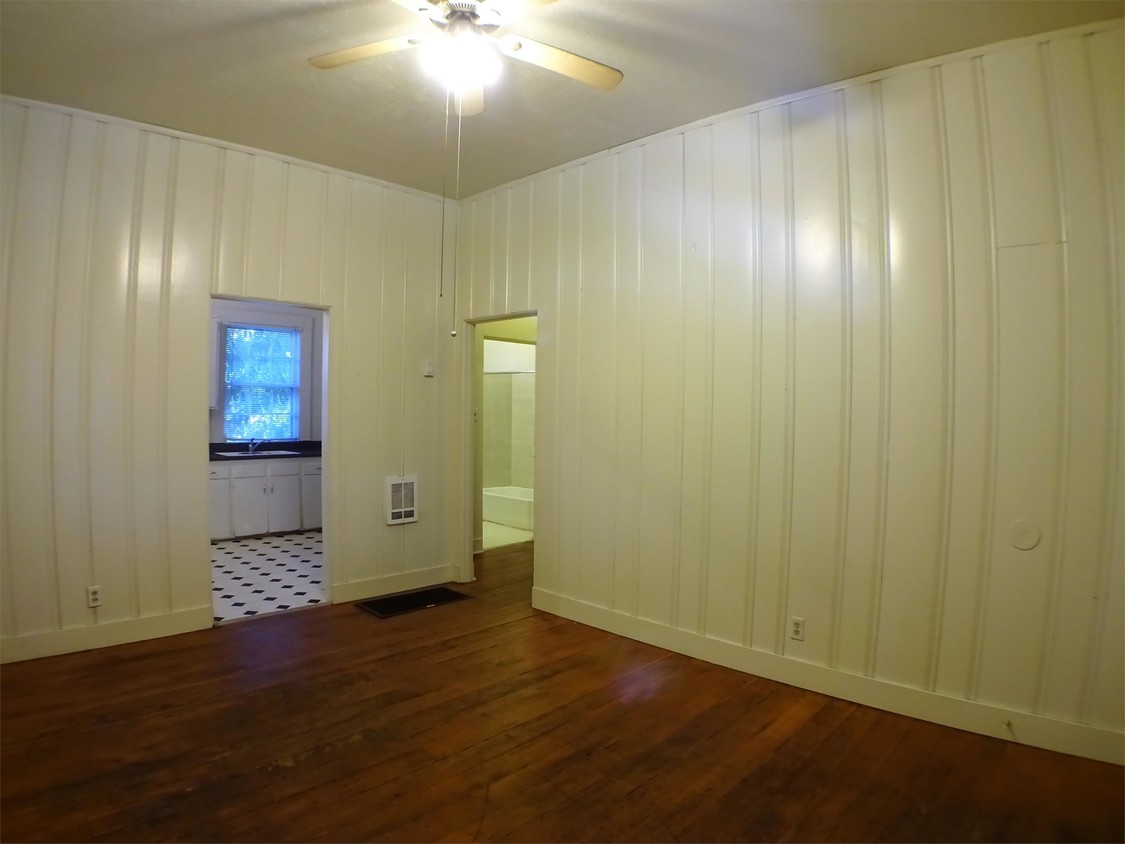 Foto principal - 2126 Durham-Dayton Hwy