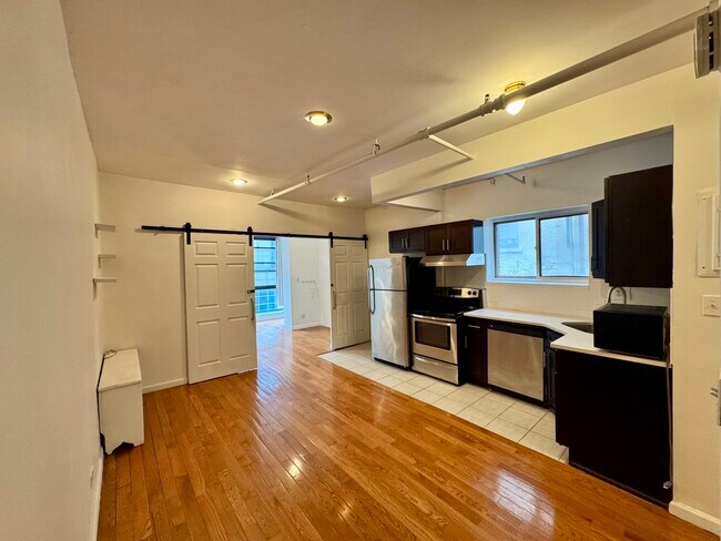 Foto del edificio - 303 E 53rd St