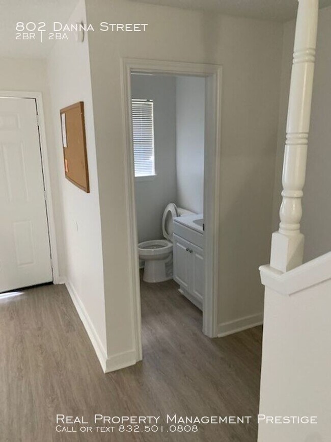 Foto del edificio - 802 Danna St