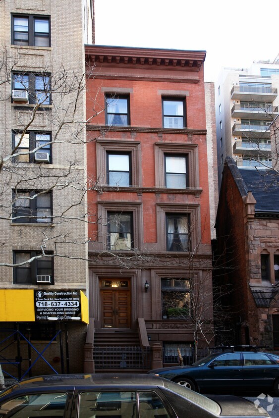 Primary Photo - 131 W 71st St