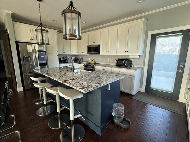 Foto del edificio - 410 Summit Ridge Dr N