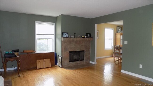 Building Photo - 28 Weantinock Dr