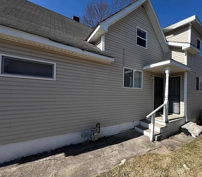 Building Photo - Welcome to our charming 1 bedroom