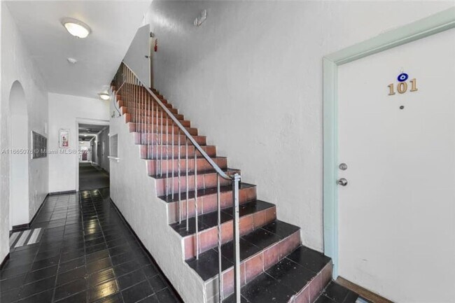 Foto del edificio - Charming 2BR Townhome in Miami Beach