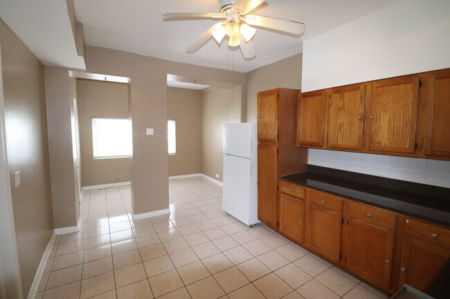 Building Photo - 4221 N Elston Ave