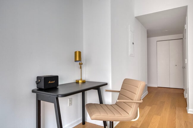 Foto del edificio - 535 W 23 St