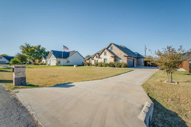 Foto del edificio - Stunning 3-bedroom, 2-bathroom home on an over-sized lot in Aledo ISD!
