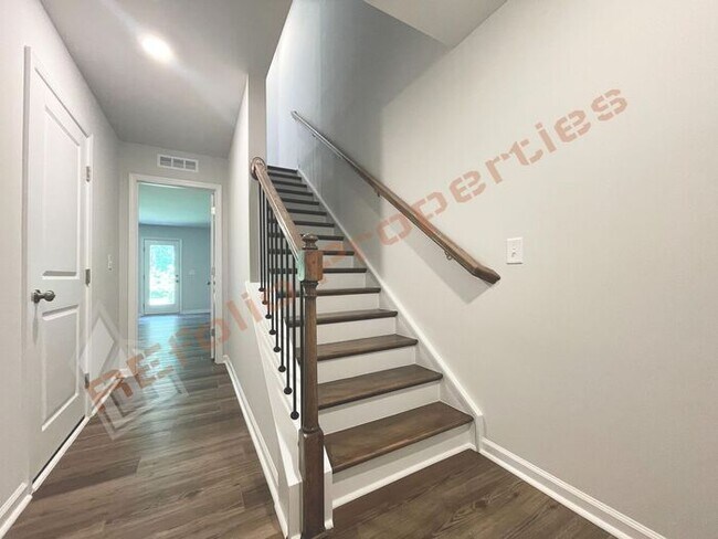Foto del edificio - Brand-New 3BR/3.5BA Townhome w/ 1 Car Gara...
