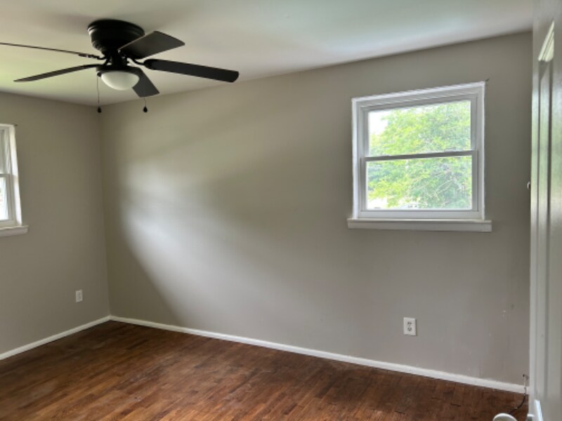 Primary Photo - 1398 E Juliah Ave