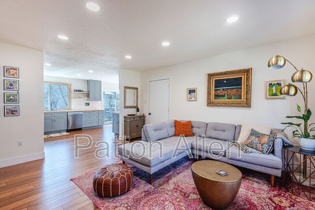 Building Photo - 7 Brookcliff Dr