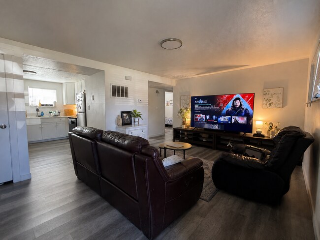 Foto del edificio - Freshly Renovated 2 Bedroom Orem Apartment!!