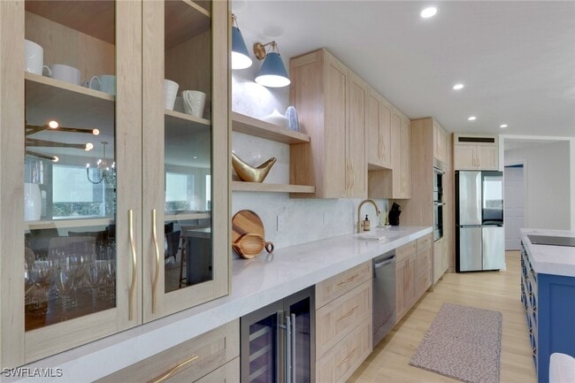 Foto del edificio - 2728 Tiburon Blvd E