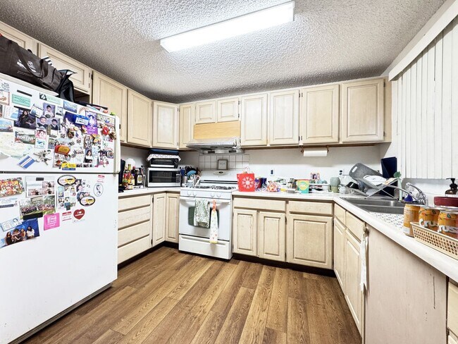 Foto del edificio - JCW Living Trust